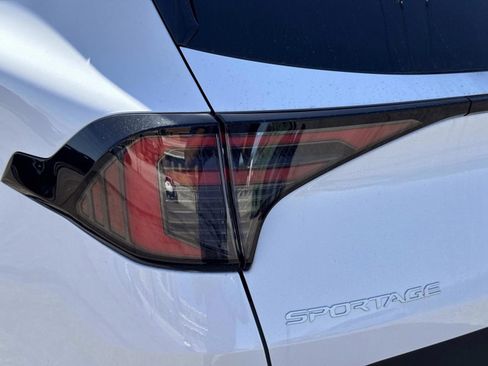 New 2026 Kia Sportage EX image 11