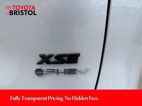 Used 2025 Toyota RAV4 XSE w/ Premium Package AWD/4WD image 9