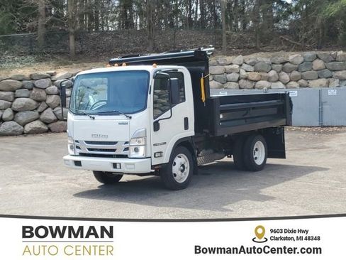 New 2024 Isuzu NPR HD image 1