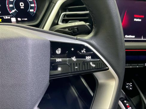 Used 2024 Audi Q4 e-tron Premium Plus w/ Premium Plus image 20