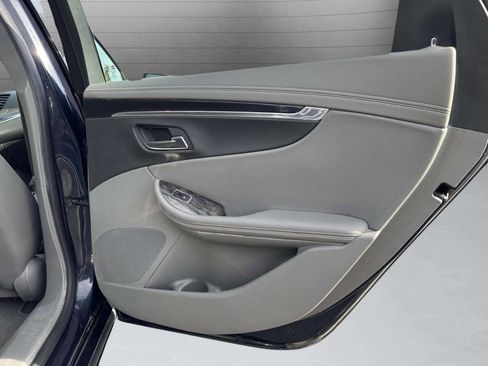 Used 2015 Chevrolet Impala LT w/ Convenience Package image 15