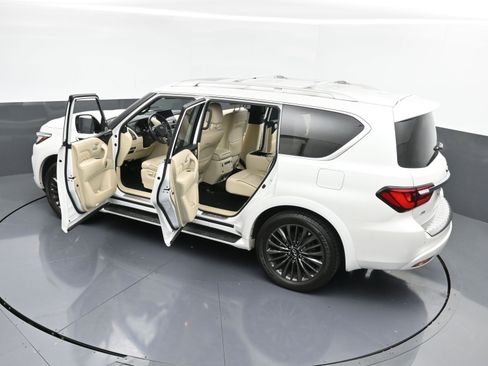 Used 2024 INFINITI QX80 Sensory w/ Cargo Package image 42