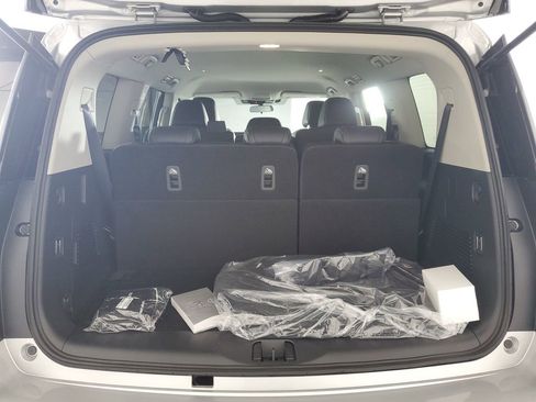 New 2026 Nissan Armada SV image 32