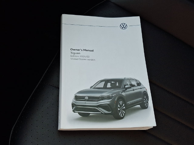 Used 2024 Volkswagen Tiguan SE R-Line AWD/4WD image 26