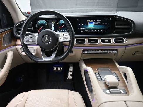 Used 2023 Mercedes-Benz GLS 450 4MATIC image 9
