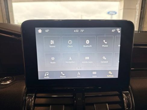 Used 2019 Lincoln Navigator Select AWD/4WD image 38