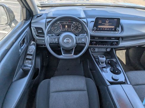 Used 2024 Nissan Rogue SV image 10