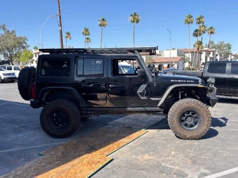 Used 2013 Jeep Wrangler Unlimited Rubicon w/ Connectivity Group AWD/4WD image 2