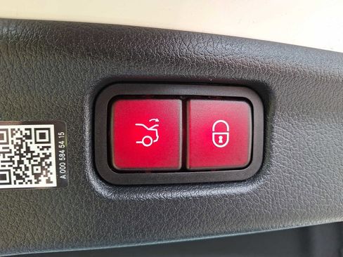 Used 2026 Mercedes-Benz C 300 4MATIC Sedan image 27