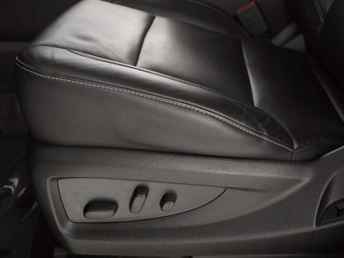 Used 2020 Chevrolet Suburban Premier image 33