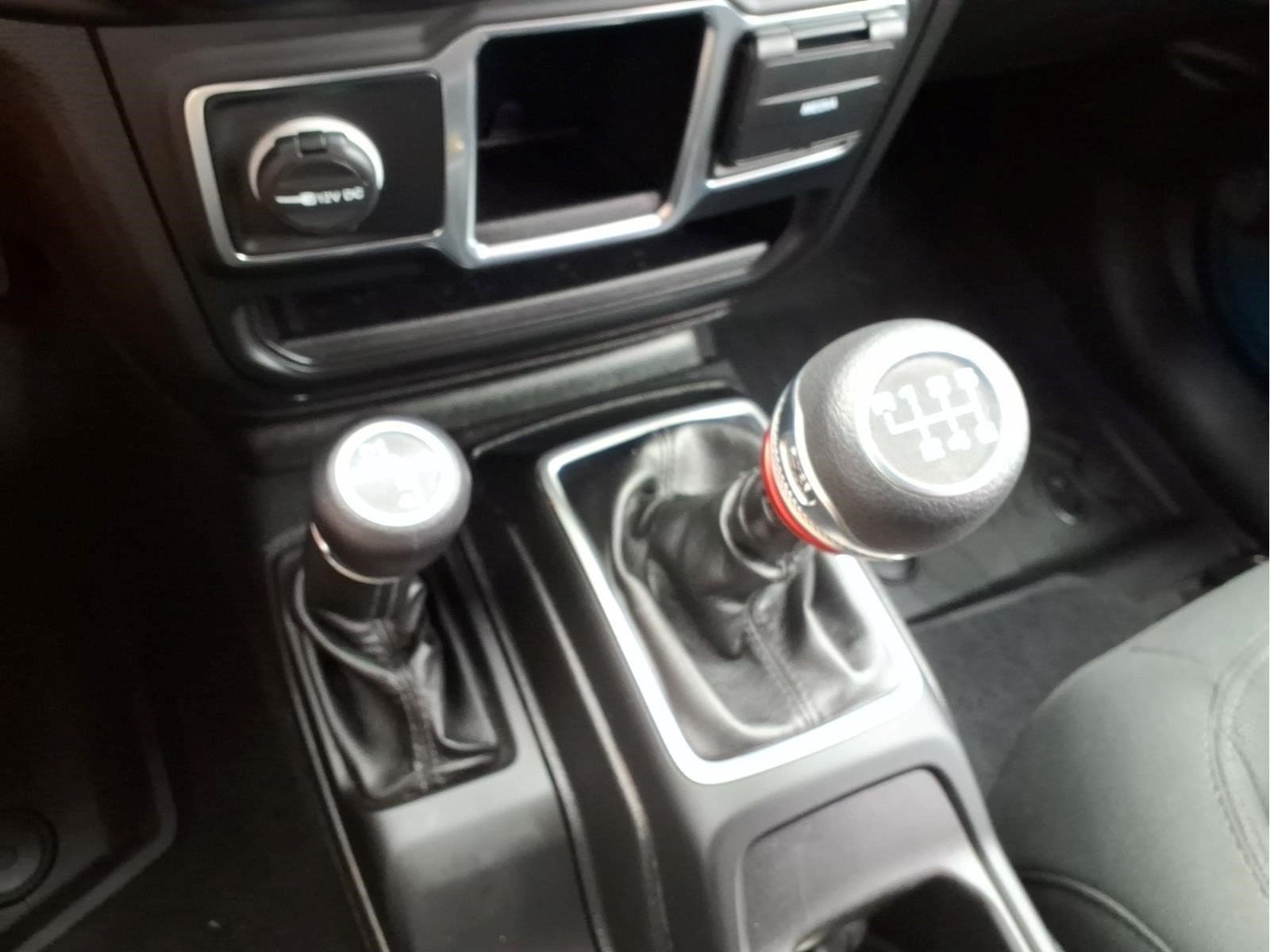 Used 2020 Jeep Wrangler Sport AWD/4WD image 19