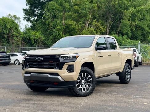 Used 2023 Chevrolet Colorado Z71 w/ Z71 Convenience Package 2 AWD/4WD image 1