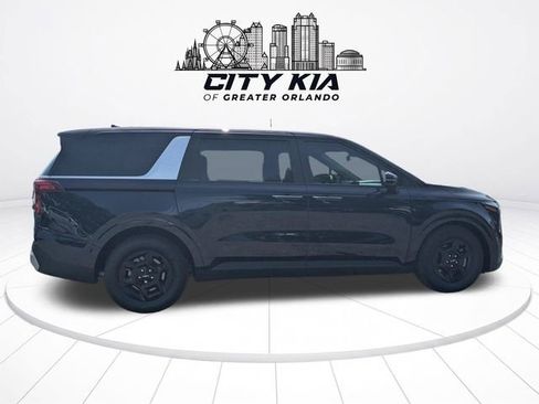 New 2026 Kia Carnival FWD image 5