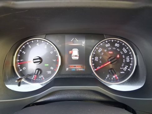 Used 2020 Toyota RAV4 XLE Premium FWD image 21