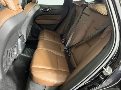 Used 2021 Volvo XC60 T8 Inscription Expression w/ Advanced Package AWD/4WD image 12