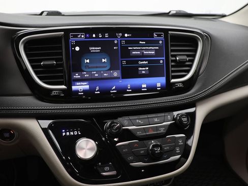 Used 2024 Chrysler Pacifica Touring-L w/ Road Tripper Package FWD image 22