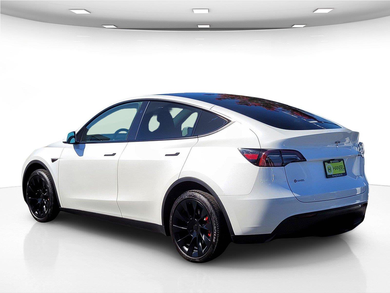 Used 2023 Tesla Model Y AWD image 8