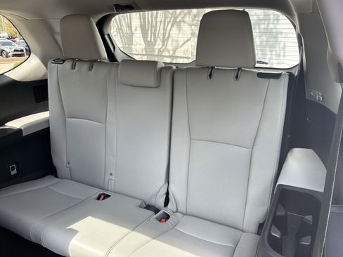 Used 2025 Toyota Grand Highlander FWD image 32