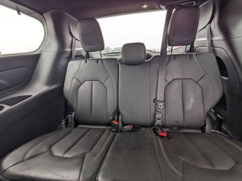 Used 2020 Chrysler Pacifica Touring-L AWD/4WD image 22