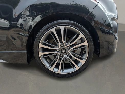 Used 2016 Hyundai Veloster Turbo FWD image 10