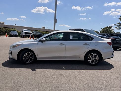 Used 2019 Kia Forte LXS FWD image 9