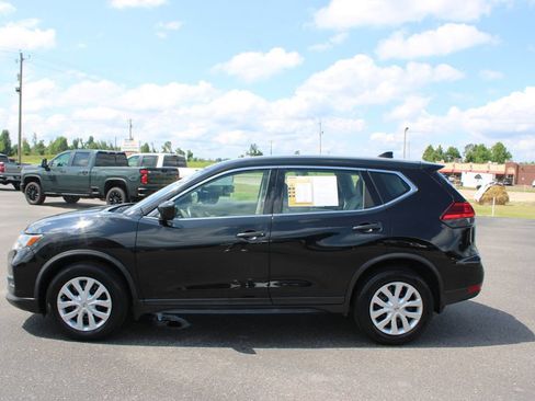 Used 2017 Nissan Rogue S FWD image 6