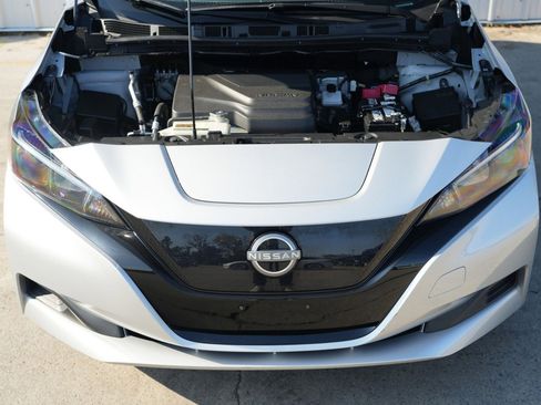 Used 2023 Nissan Leaf S image 7