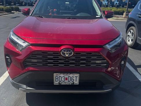 Used 2023 Toyota RAV4 Limited AWD/4WD image 2