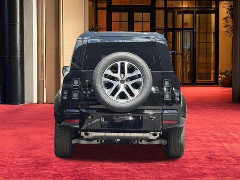 New 2026 Land Rover Defender 110 X-Dynamic SE AWD/4WD image 9