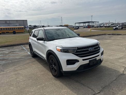 Certified 2020 Ford Explorer XLT image 1