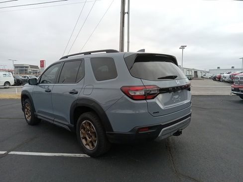 Used 2024 Honda Pilot TrailSport image 5