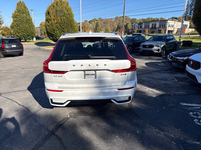 Used 2024 Volvo XC60 B5 Core w/ Protection Package Premier AWD/4WD image 5