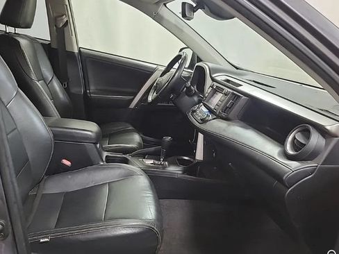Used 2018 Toyota RAV4 XLE w/ Plus Extra Value Package FWD image 10