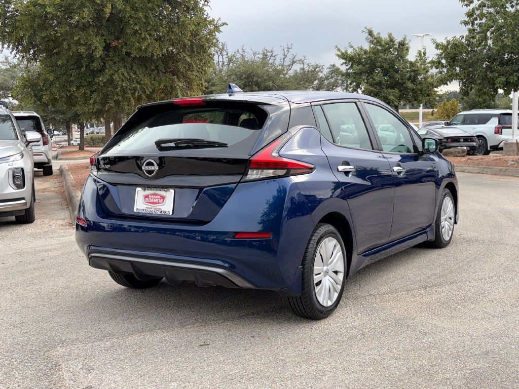 Used 2025 Nissan Leaf S FWD image 5