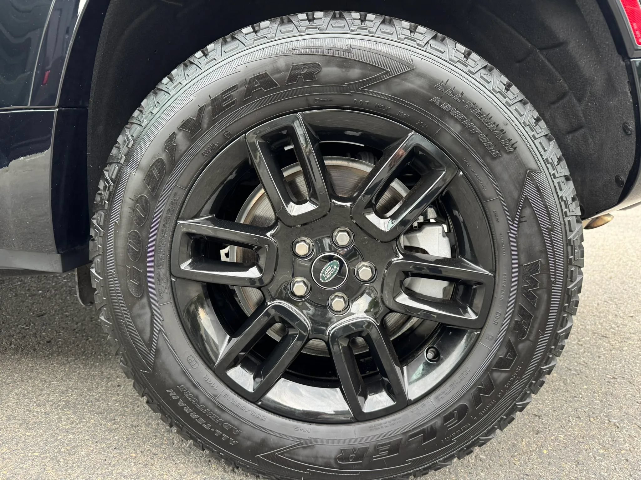 Used 2022 Land Rover Defender 90 X-Dynamic S AWD/4WD image 19