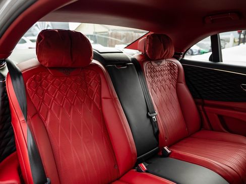 Used 2022 Bentley Flying Spur V8 image 39