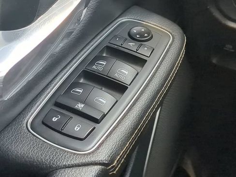 Used 2021 RAM 1500 Laramie AWD/4WD image 29