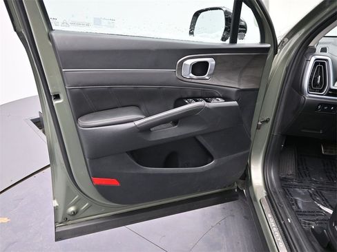 Certified 2024 Kia Sorento SX image 20