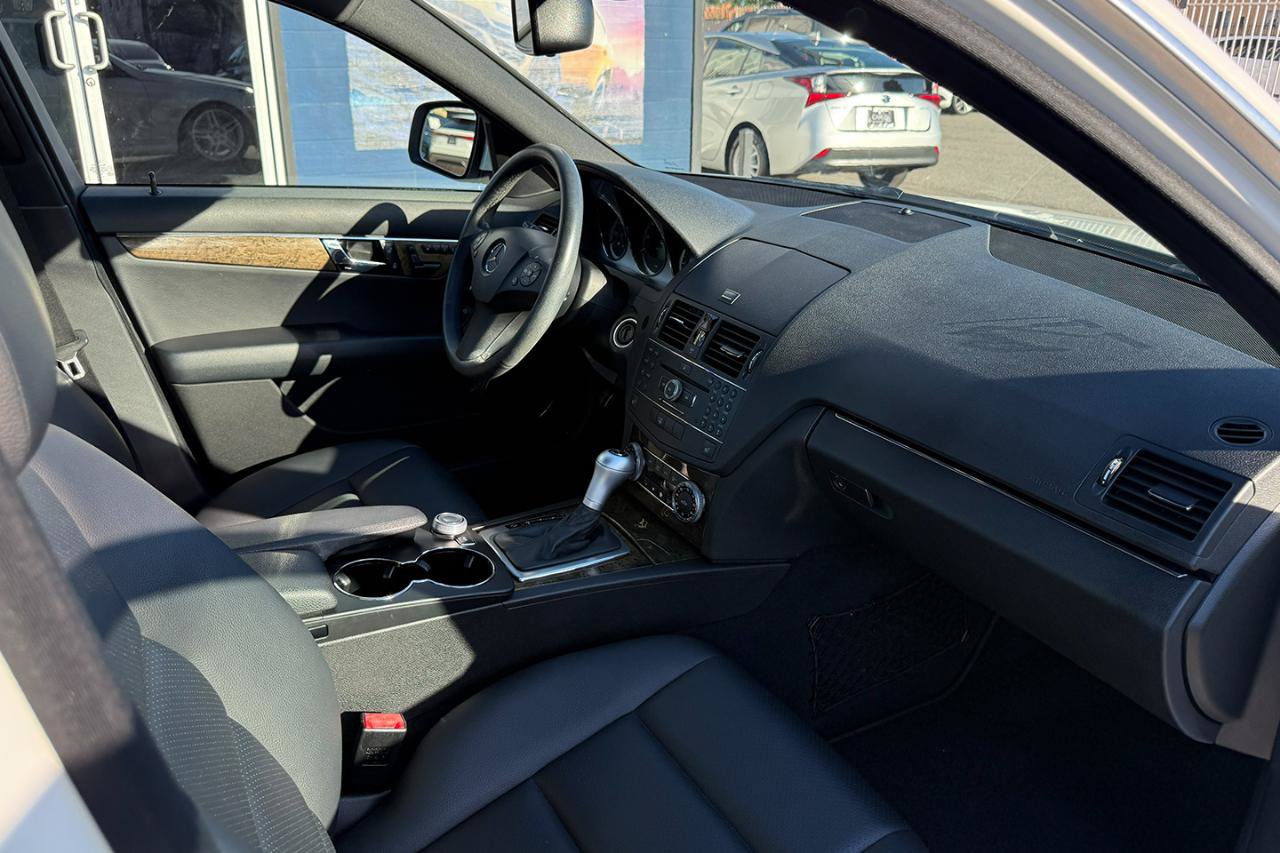 Used 2009 Mercedes-Benz C 350 Sport image 19