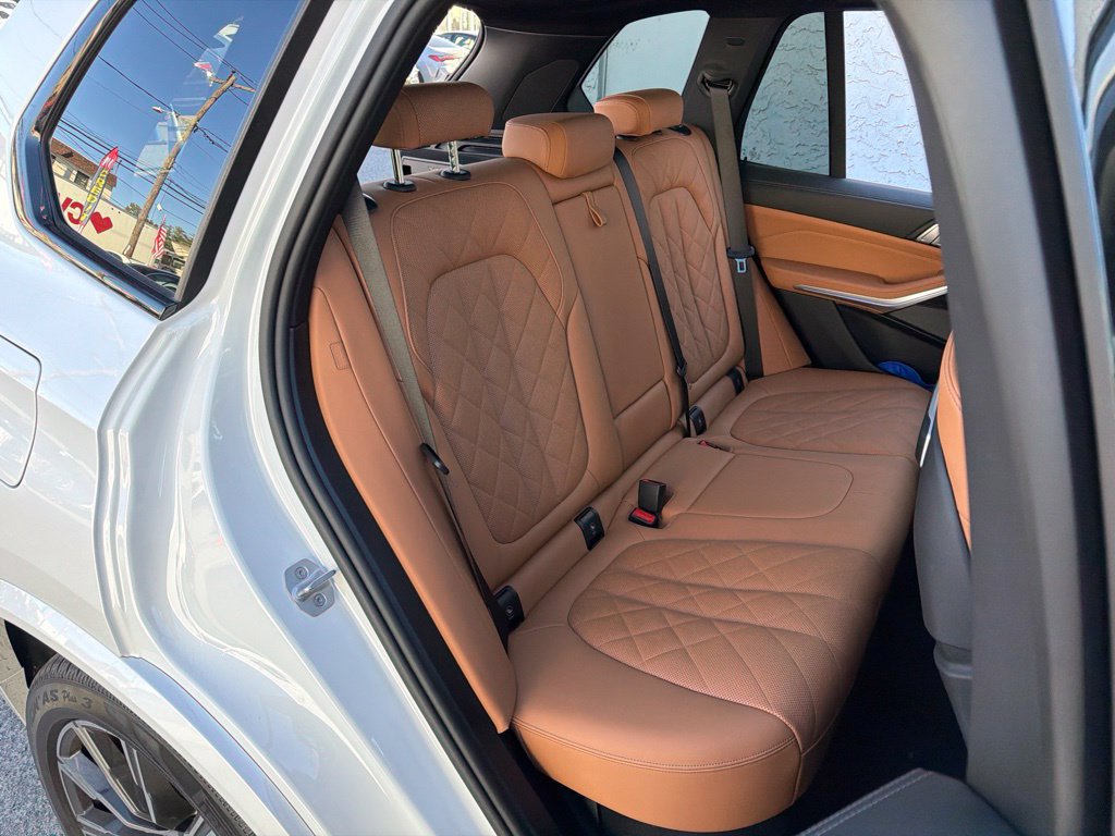 Used 2026 BMW X5 xDrive40i AWD/4WD image 19