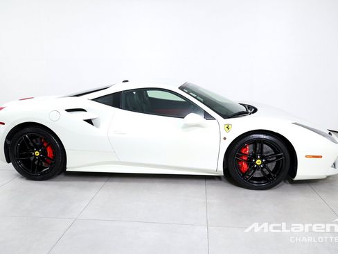 Used 2019 Ferrari 488 GTB RWD image 9