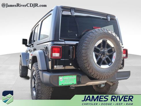 Used 2022 Jeep Wrangler Unlimited Sport AWD/4WD image 3