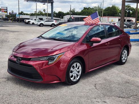 Used 2024 Toyota Corolla LE FWD image 2
