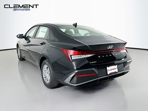 New 2026 Hyundai Elantra SE FWD image 8
