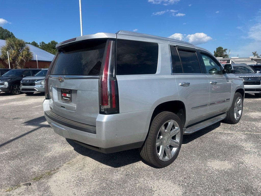 Used 2017 Cadillac Escalade 4WD image 3
