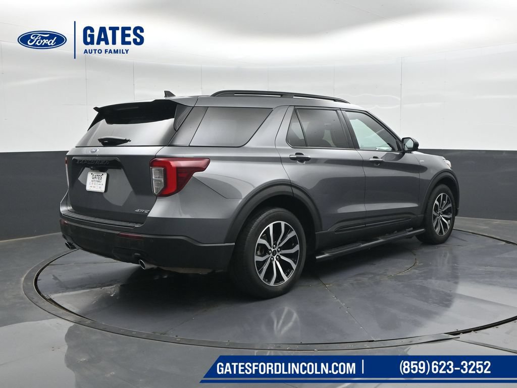 Used 2022 Ford Explorer ST-Line AWD/4WD image 2