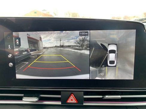 Used 2024 Hyundai Elantra Limited image 22