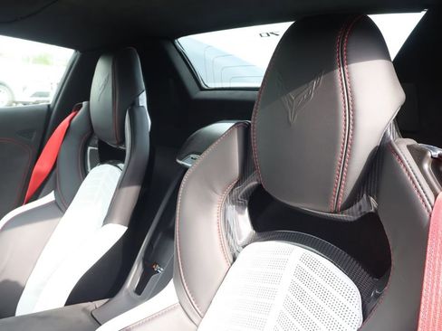 Used 2023 Chevrolet Corvette Stingray Premium Conv w/ Z51 Performance Package image 12