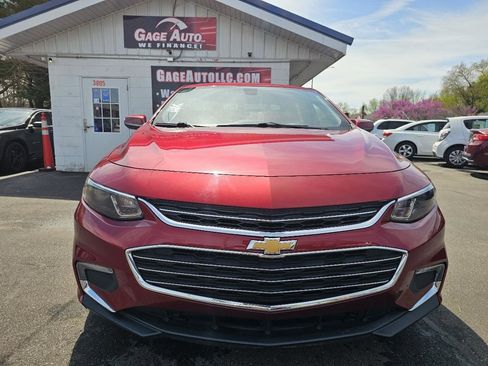 Used 2018 Chevrolet Malibu LT image 3