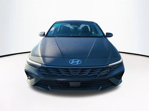 New 2026 Hyundai Elantra Limited image 3